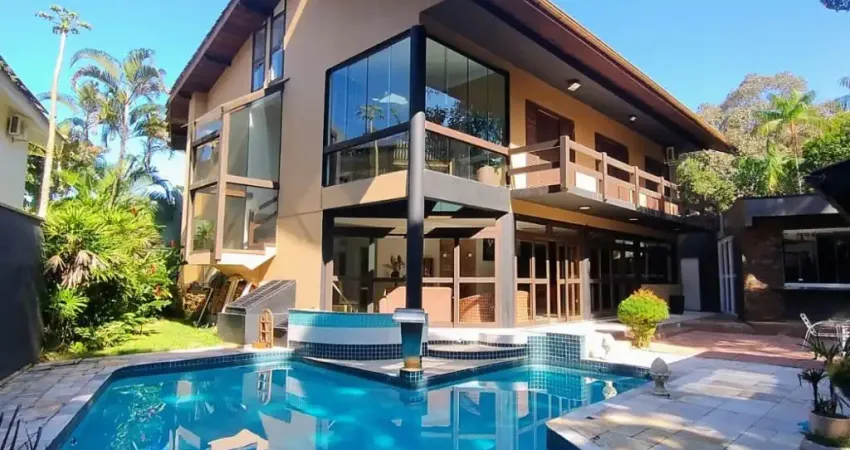 Linda casa para locação anual  e temporada com flexibilidade na negociação em Riviera de São Lourenço.