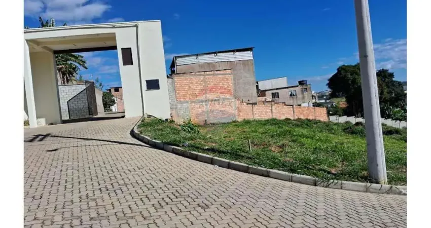 Terreno Residencial à Venda no bairro Real de Queluz