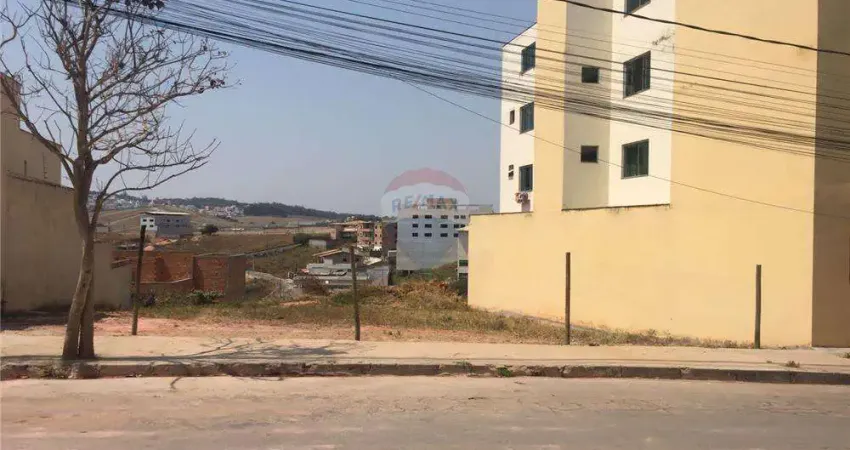 Terreno à venda no Jardim Eldorado, Conselheiro Lafaiete 
