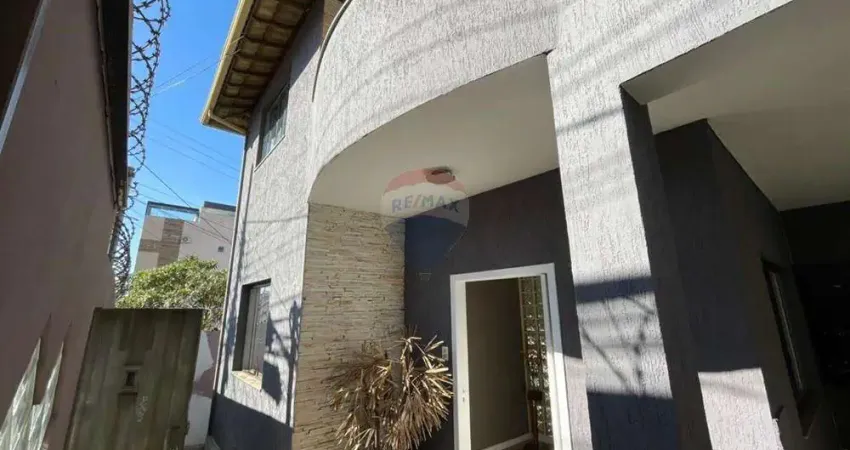 Casa com 4 quartos à venda no Albertina, Conselheiro Lafaiete 