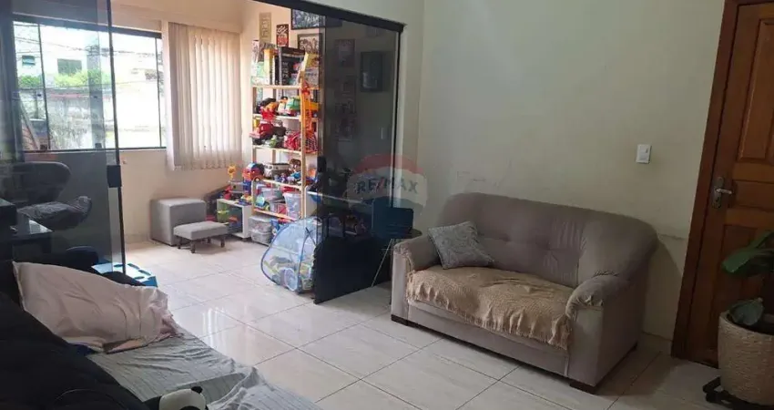 OPORTUNIDADE CASA Á VENDA COM DUAS MORADIAS NO BAIRRO QUELUZ   !
