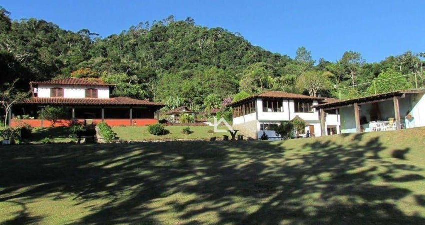 Sítio com 8 dormitórios à venda, 8000 m² por R$ 1.700.000 - Albuquerque - Teresópolis/RJ