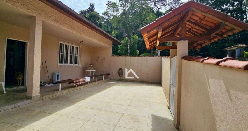 Casa à venda, 144 m² por R$ 750.000,00 - Carlos Guinle - Teresópolis/RJ