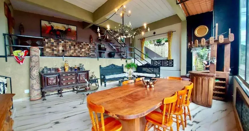Casa à venda, 266 m² por R$ 900.000,00 - Parque do Ingá - Teresópolis/RJ