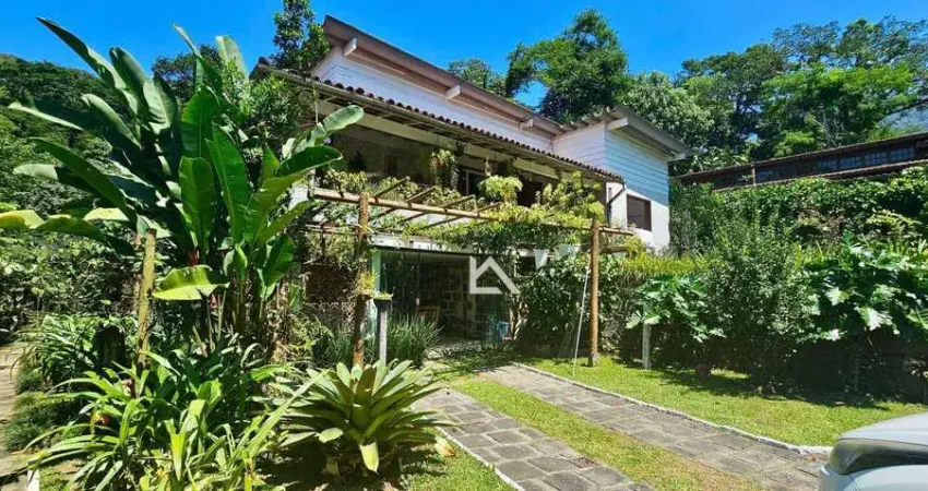 Casa com 3 dormitórios à venda, 320 m² por R$ 850.000,00 - Guapimirim - Guapimirim/RJ