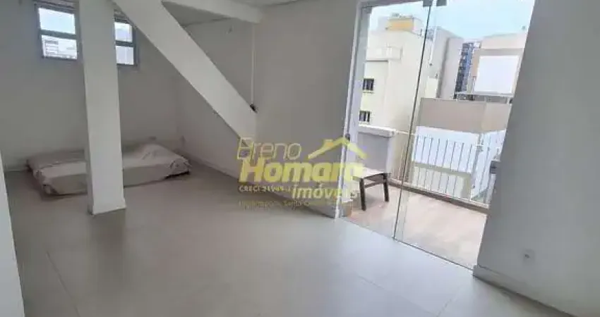 Apartamento á venda, 58m² área útil, 1 dormitório, 2 banheiros e sacada com vista livre no bairro d