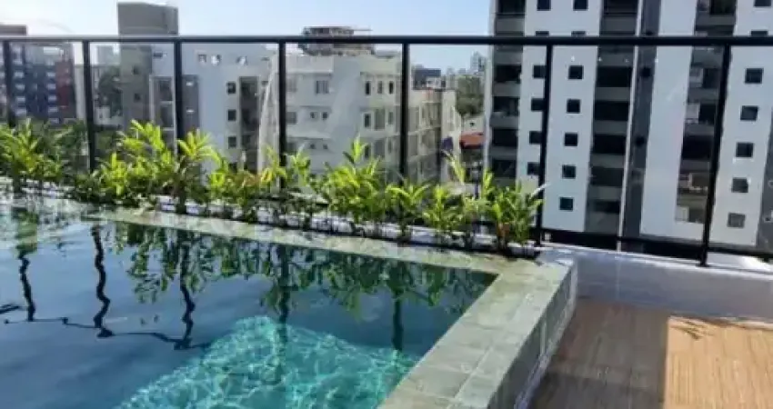 Maravilhoso Flat , no último andar, posição nascente, super ventilado !!