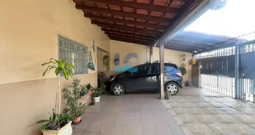Casa para Venda em Brasília, Guará II, 6 dormitórios, 3 banheiros, 3 vagas