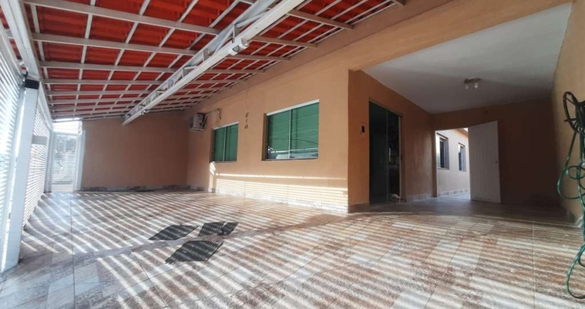 Casa para Venda em Brasília, Ceilândia Norte (Ceilândia), 4 dormitórios, 2 suítes, 3 banheiros, 4 vagas