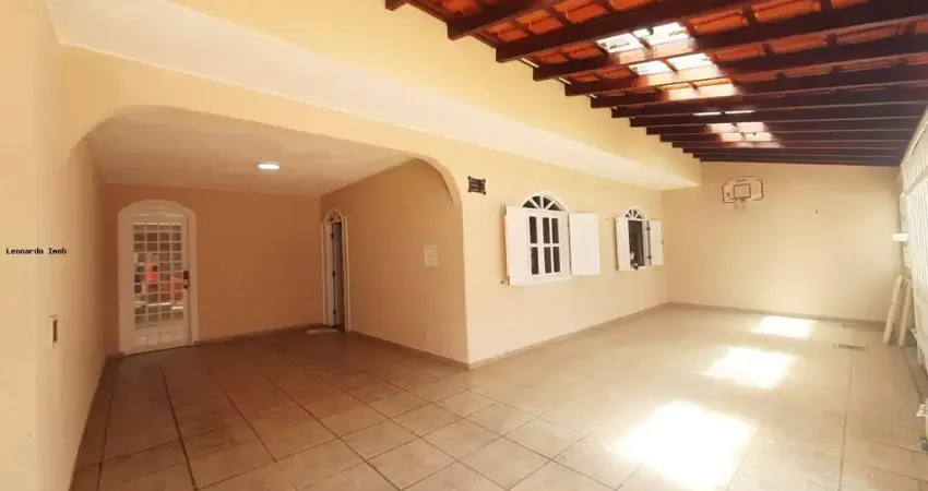 Sobrado para Venda em Brasília, Taguatinga Norte (Taguatinga), 3 dormitórios, 1 suíte, 4 banheiros, 3 vagas