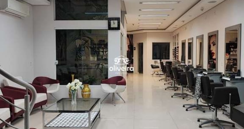 Prédio de Uso Misto - Comercial / Espaço livre / Apto semimobiliado