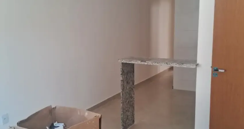 Casa em vista da serra novinha, 100 m2 garagem, quintal com churrasqueira