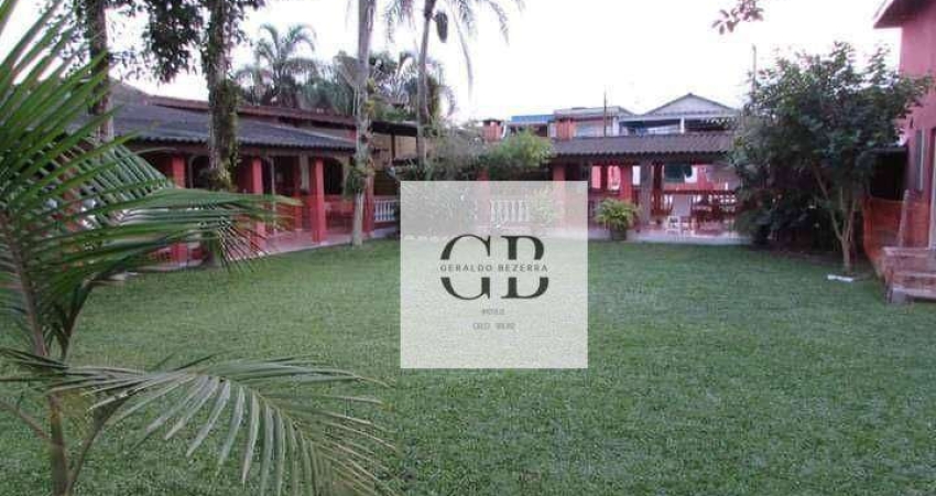 Casa com 3 dormitórios à venda por R$ 420.000 - Jussara - Mongaguá/SP