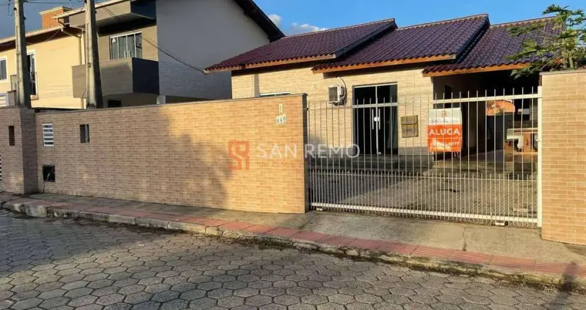 Casa em condomínio fechado com 3 quartos para alugar na Rua Fidélis Govoni, 840, Campeche, Florianópolis