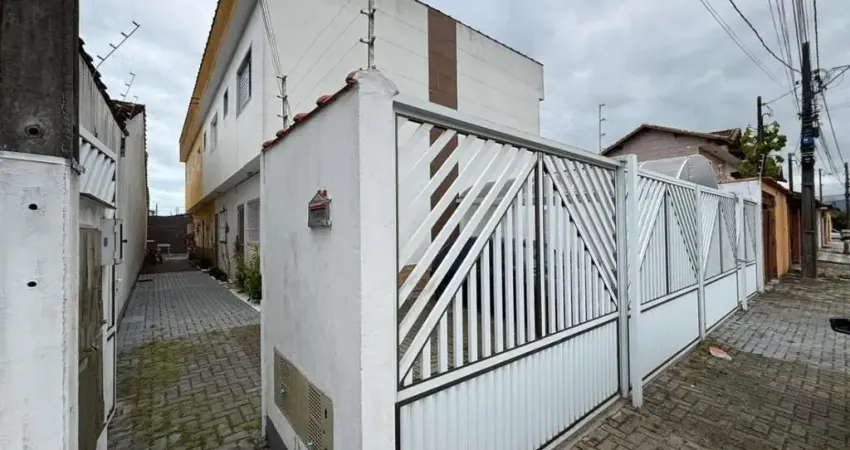 Sobrado em Condomínio Fechado Próximo da Praia – Segurança e Conforto!