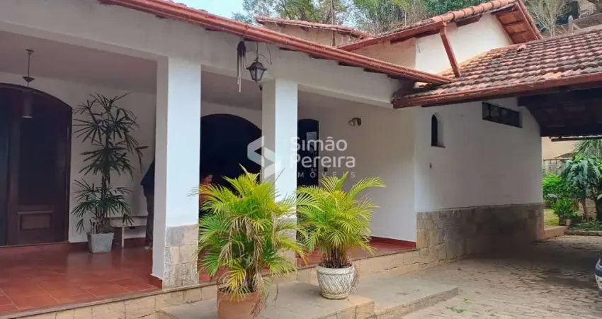 Localização Perfeita Para Morar ou Estabelecer Seu Negócio  No Centro De Paraíba Do Sul!