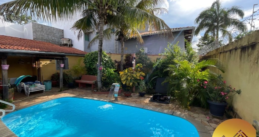 Oportunidade no Itanhangá 2 em Caldas Novas, são 2 casas com piscina privativa, energia solar