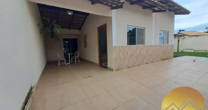 Casa de esquina no condomínio walta marques 2 em frente ao clube lagoa- caldas novas.