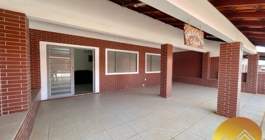 Chalé todo na laje em caldas novas com 3 quartos, mobiliado, varanda, sala ampla