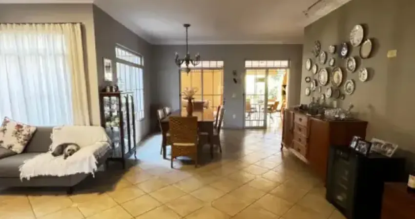 Construção atemporal toda climatizada e com área gourmet ampla para reunir toda a família e amigos, com piscina para aproveitar os dias quentes de são josé do rio preto.