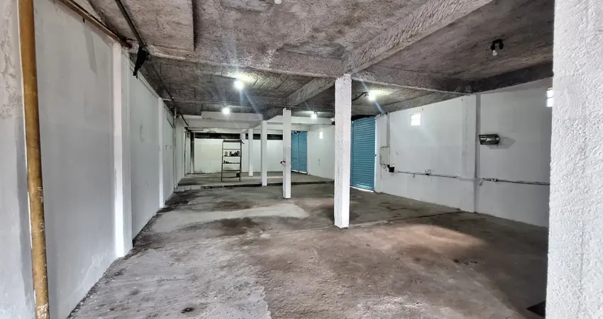 Deposito muito amplo bom para oficina, em uma localização atualmente muito movimentada proximo ao campo betanião