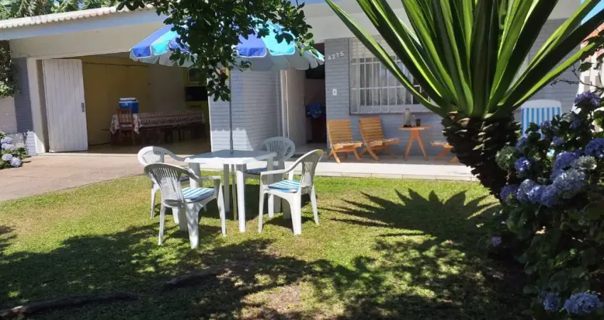 Casa com 3 quartos para alugar na Avenida Paraguassu, 4275, Centro, Capão da Canoa