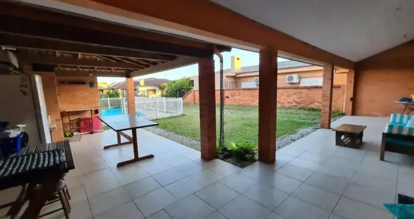Casa com 3 quartos para alugar na Avenida Paraguassu, 87, Centro, Xangri-Lá