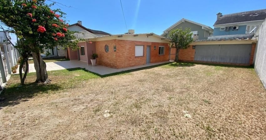 Casa com 5 dormitórios na av. beira mar de Capão da Canoa