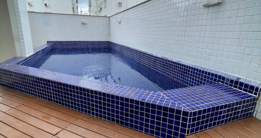 Apartamento com ar-condicionado e piscina no condomínio