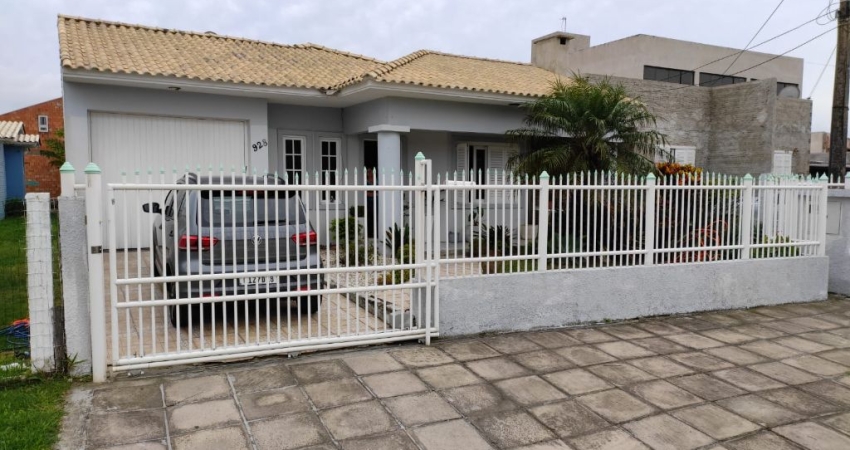 Casa com 3 quartos em bairro residencial Capão da Canoa