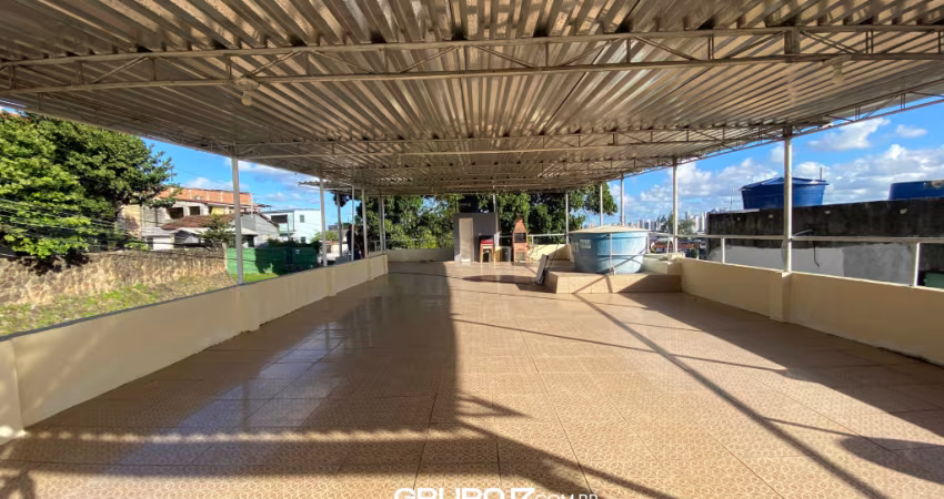 Casa impecável com 260m² | 3 quartos | 3 banheiros | 2 pavimentos | 4 vagas de garagens