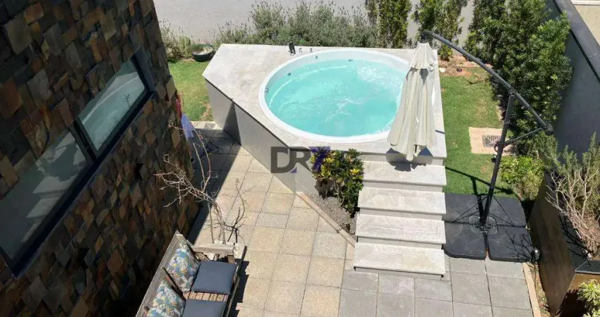 Casa à venda com mezanino no loteamento residencial arborais, com 3 suítes e hidromassagem