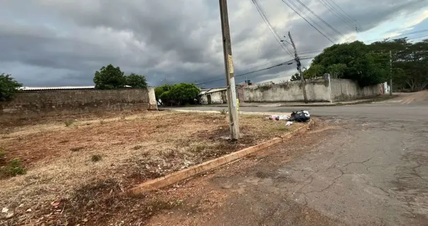 Terreno à venda na Dona Amélia de Moraes Almeida, 488, São José, Anápolis