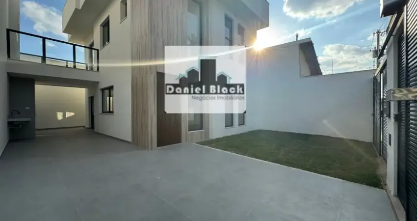 Casa Moderna e Imponente (Não é Geminada) com 3 quartos, suite, possui 135m² área construída, 2 Vagas de garagem, bairro Planalto | Pampulha
