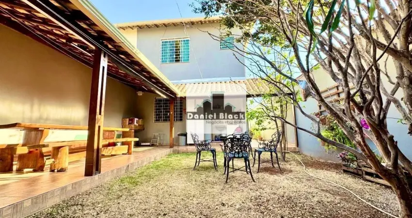 Casa geminada com 3 quartos sendo 1 suíte à venda — 284m² — próxima à rua érico veríssimo