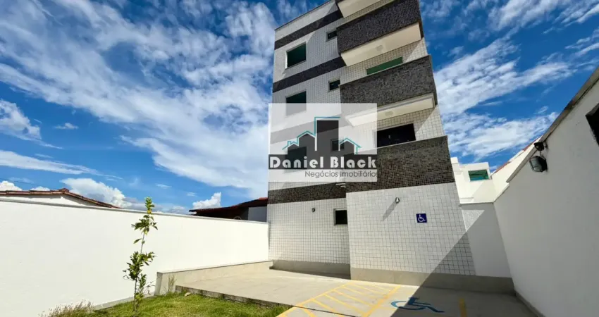 OPORTUNIDADE NO BAIRRO COPACABANA! Apartamento 2 quartos c/ suíte, varanda e elevador