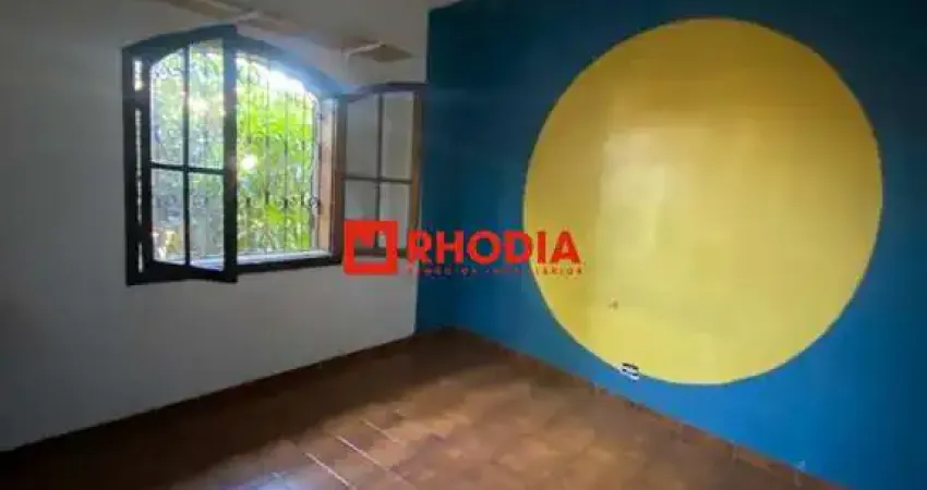 Sobrado amplo com quintal e churrasqueira à venda no capão redondo - 4 dorms, 1 suíte e 6 vagas