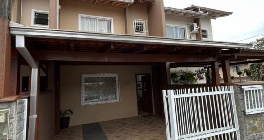 Casa à venda no Boa Vista, Joinville 