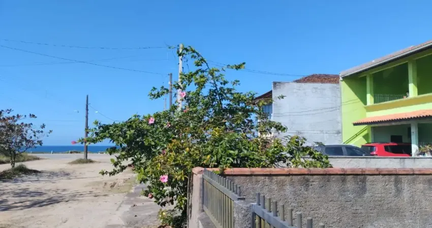 casa sobrado na Praia do Ervino  em São Francisco do Sul