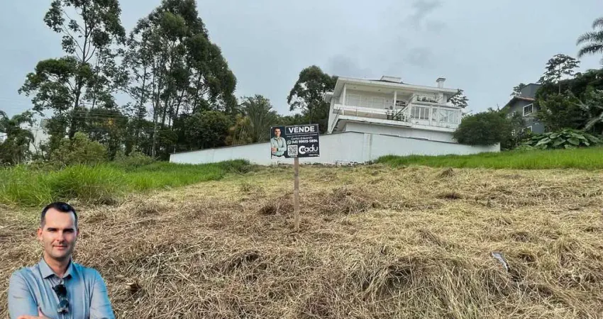 Lote 360M² no Bairro Pedra Branca - Excelente Localização