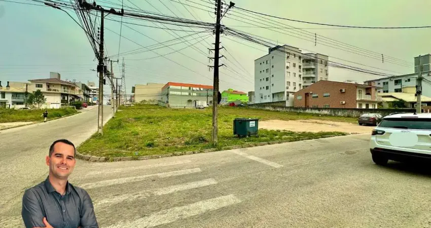Terreno à venda na Rua Veneza, Pagani, Palhoça