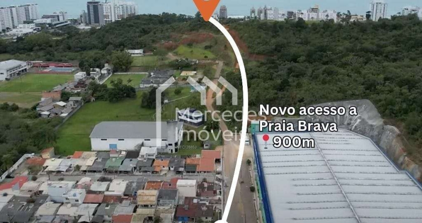 Casa com 1 suíte + 2  - 900 metros da praia à venda, 120 m² por R$ 850.000 - Praia Brava - Itajaí/S