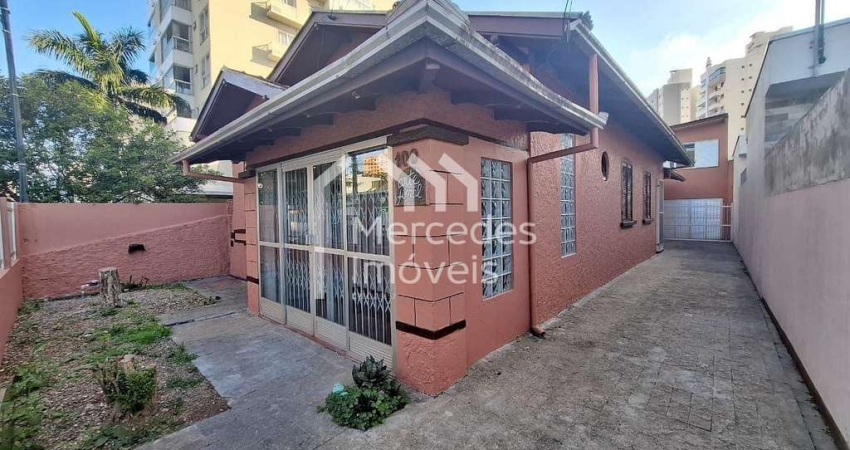 Casa com 4 quartos para alugar na Rua Duque de Caxias, 100, Vila Operária, Itajaí