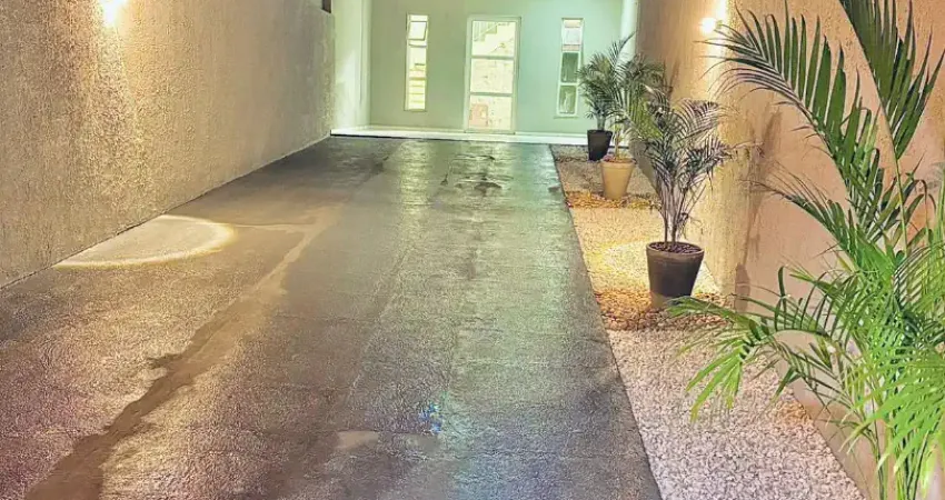 Uma casa duplex, com 6 vagas, 3 quartos (sendo 2 suítes), do lado da av. godofredo maciel e do posto boa ventura, mondubim, fortaleza/ce