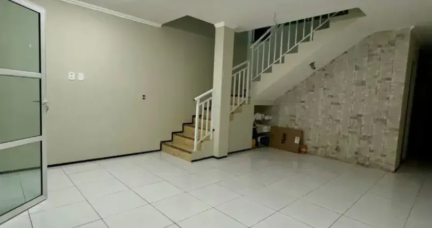 Uma casa duplex, com 6 vagas, 3 quartos (sendo 2 suítes), do lado da av. godofredo maciel, próximo a max forma e a torre de segurança da guarda municipal, mondubim, fortaleza/ce