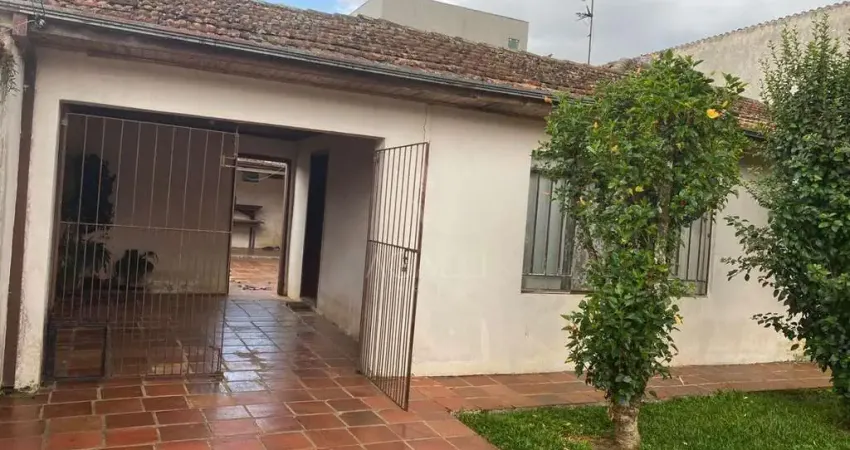Casa à venda no Capão da Imbuia, Curitiba - PR. Excelente oportunidade