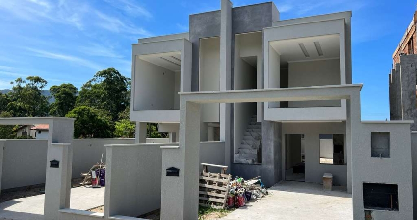 Casa - Sobrado Duplex, para Venda em Florianópolis/SC