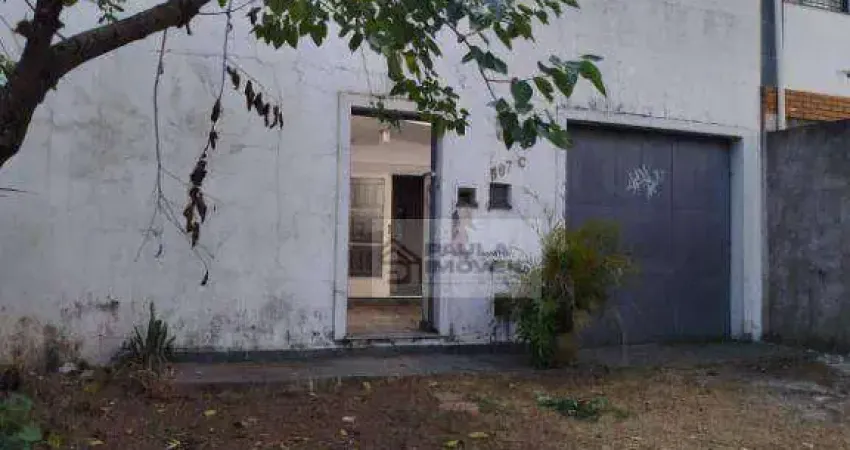 CASA 03 DORMITORIOS SENDO UMA SUITE  COZINHA LAVABO LAVANDERIA SALÃO