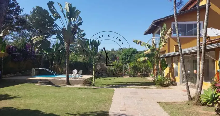 Chácara à Venda: 4 Dormitórios, Piscina, Área Gourmet em 1.250m² de Puro Conforto