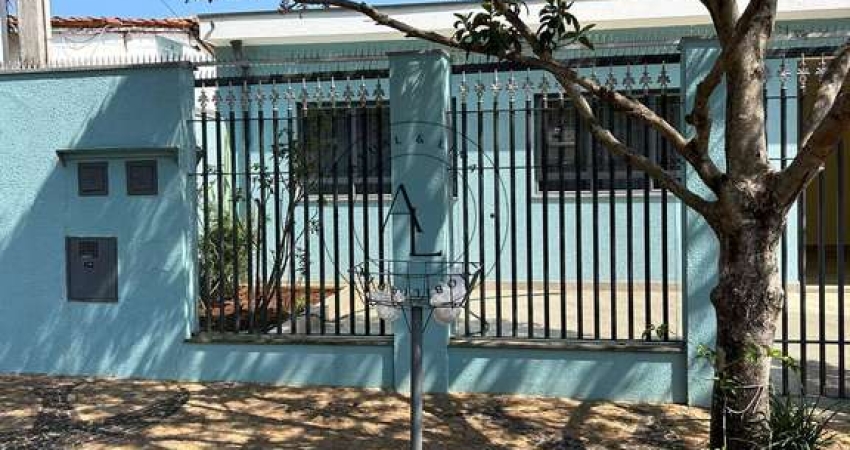 Casa à Venda no Parque Taquaral - 3 Quartos (1 Suíte) e com Edícula nos fundos  - Campinas